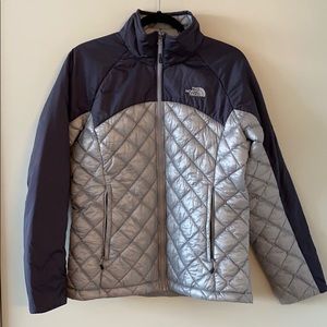 The North Face light weight puffy jacket